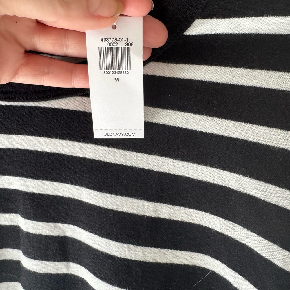 Old Navy Black and White Striped Long Sleeve Tee